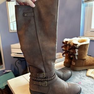 Dark brown women’s boots